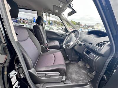 2013 Nissan Serena Hybrid