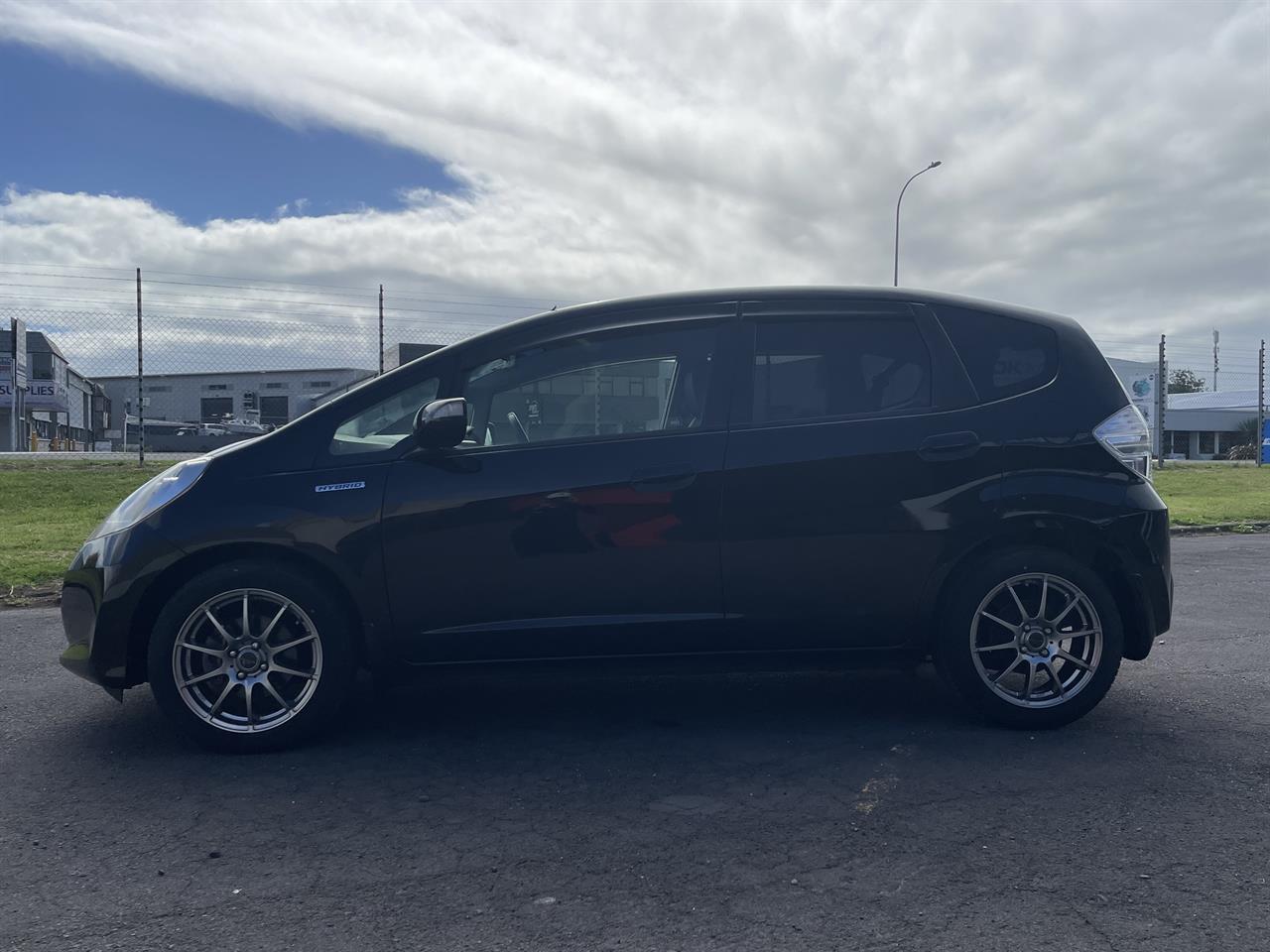 2013 Honda Fit Hybrid Smart Seclection