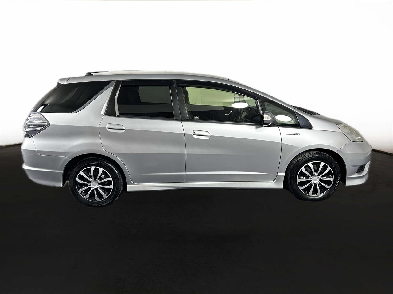 2012 Honda Fit Jazz Shuttle Hybrid