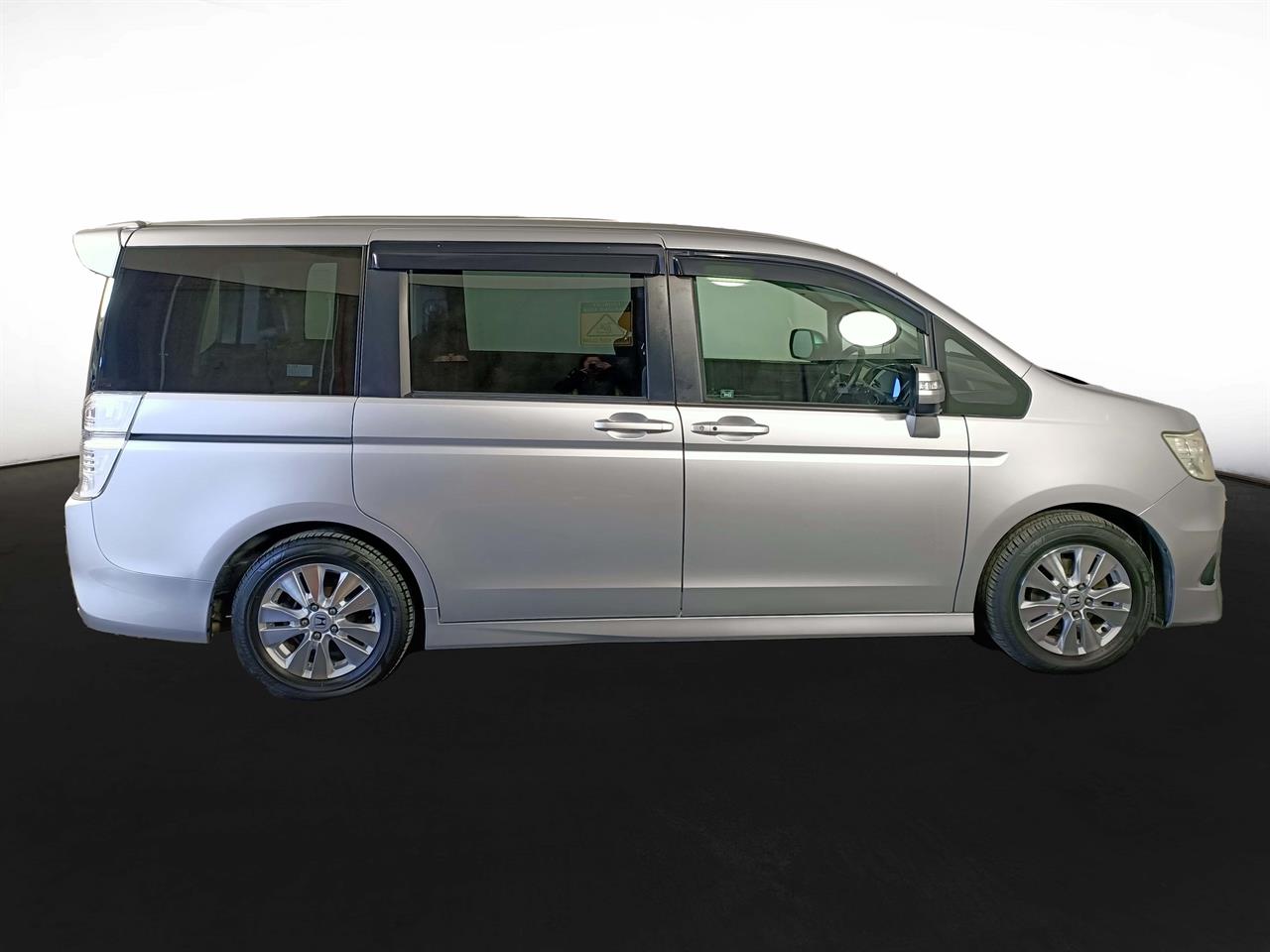 2010 Honda STEPWAGON Spada