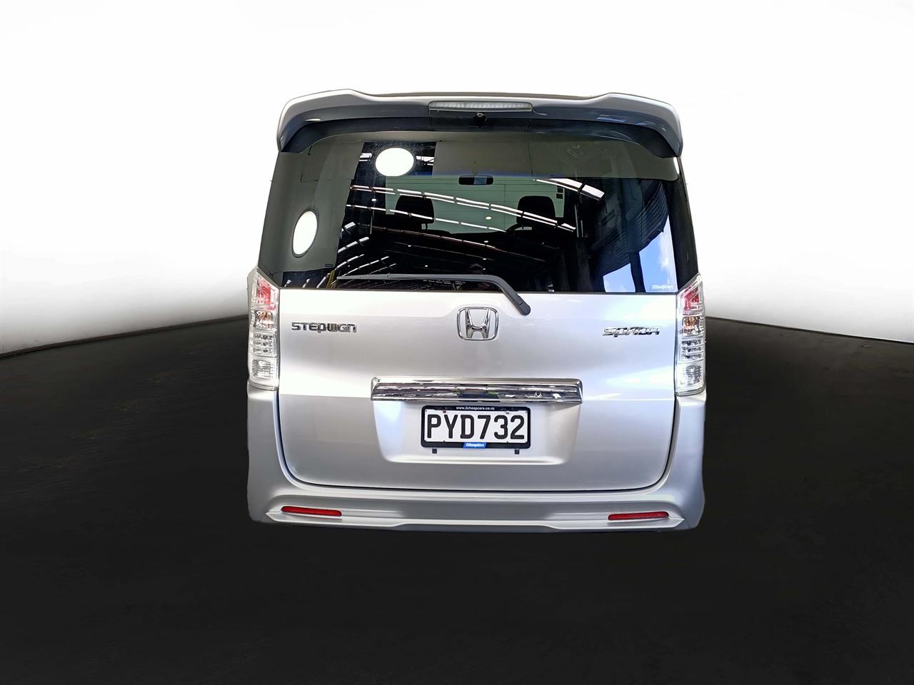 2010 Honda STEPWAGON Spada