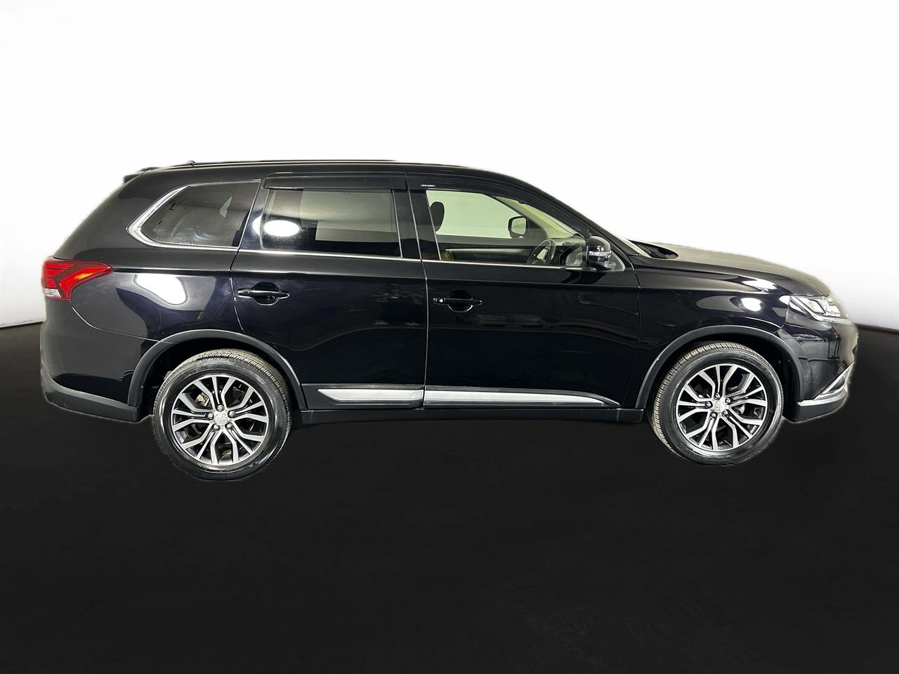 2016 Mitsubishi Outlander 4WD 7seaters New Shape