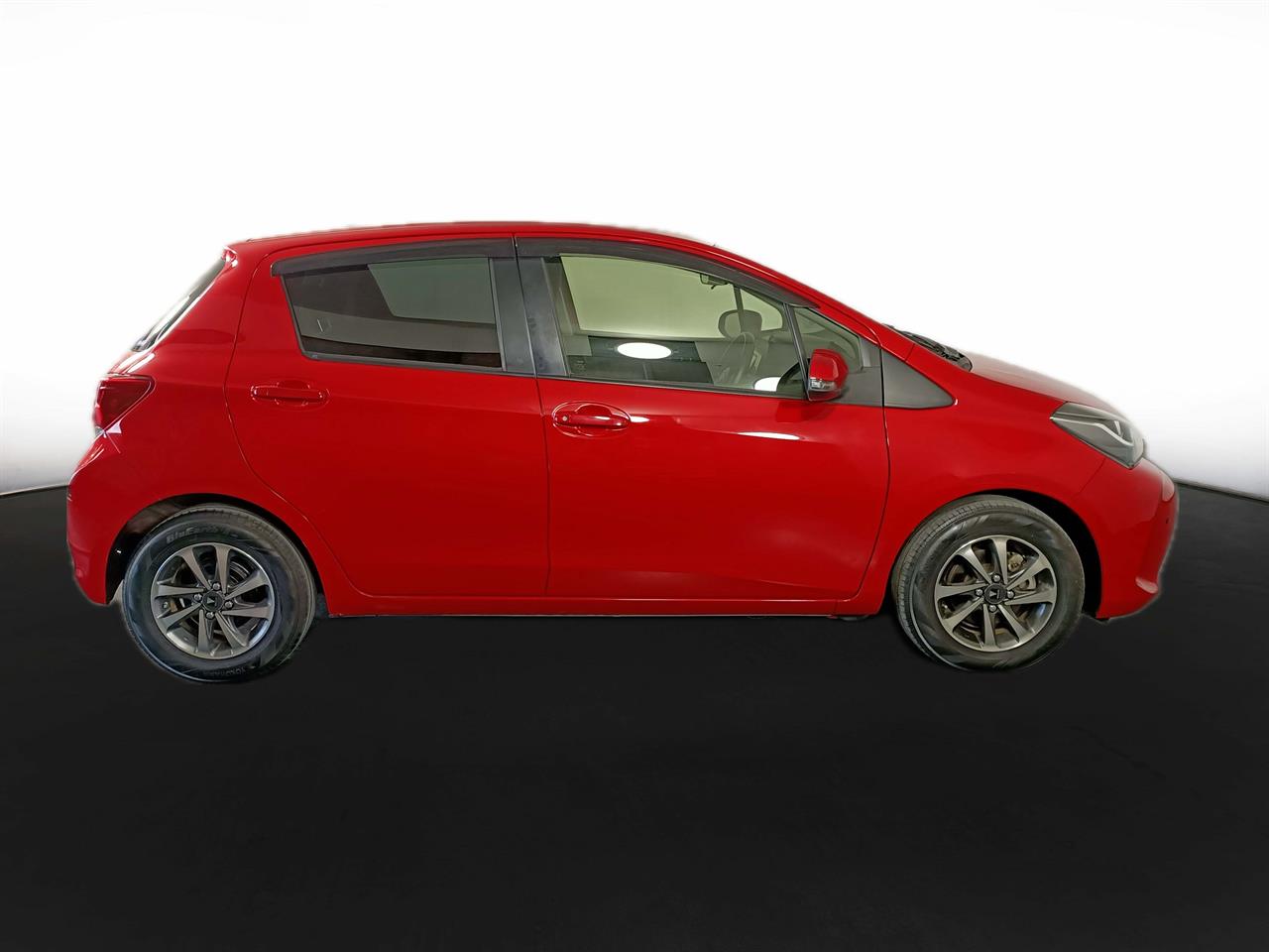 2015 Toyota Vitz 