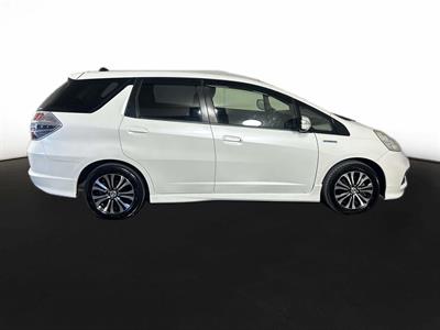 2013 Honda Fit Jazz Shuttle Hybrid