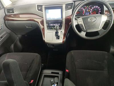 2013 Toyota Alphard 