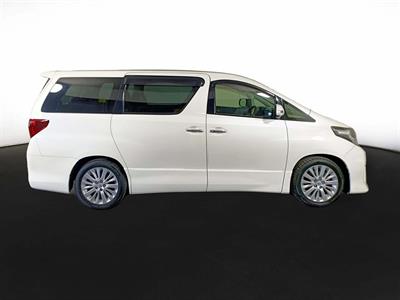 2013 Toyota Alphard 