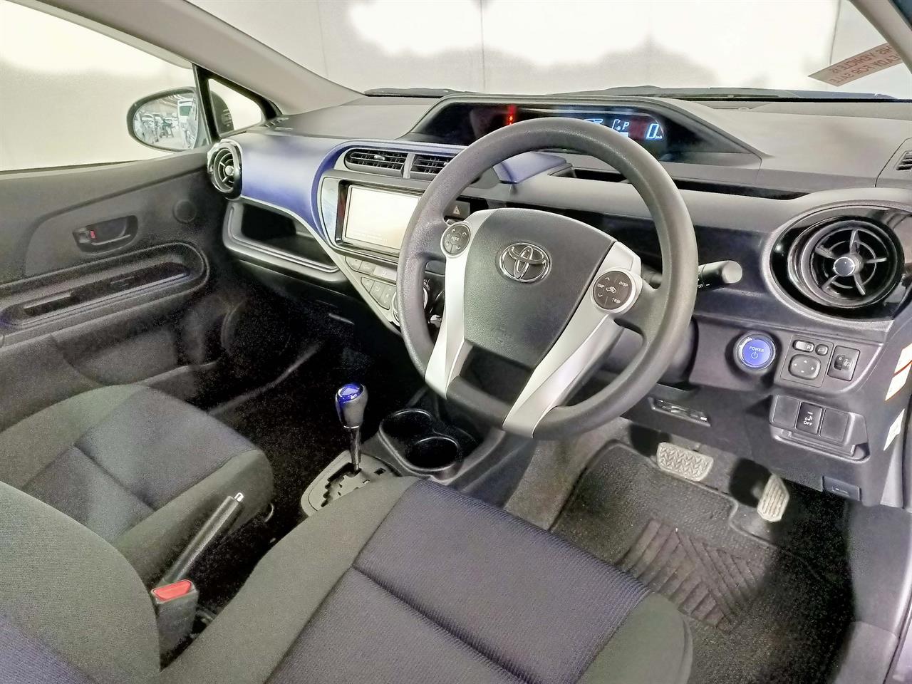 2015 Toyota Aqua Hybrid