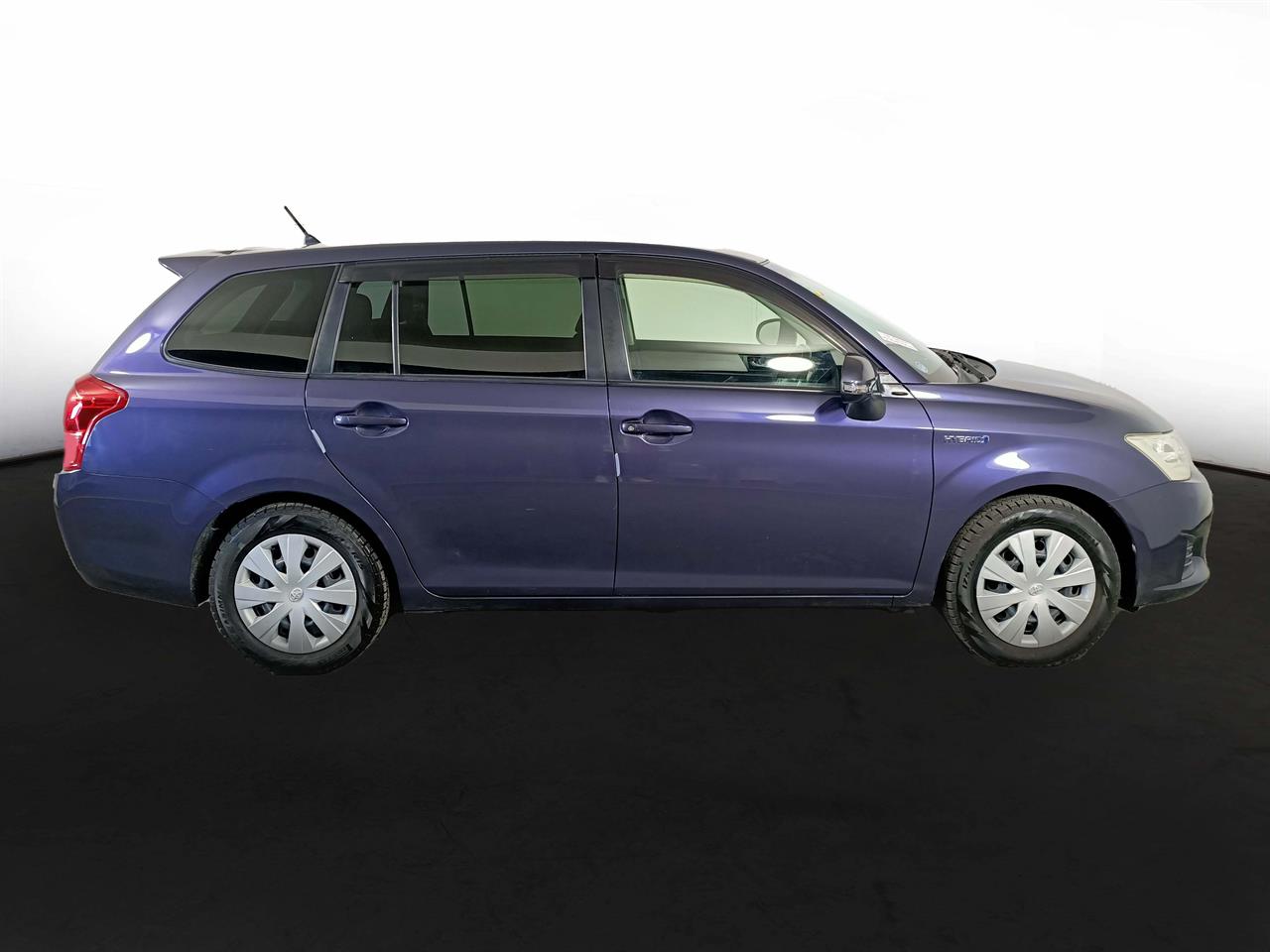 2013 Toyota Corolla Fielder Hybrid