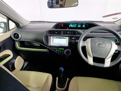 2013 Toyota Aqua Hybrid