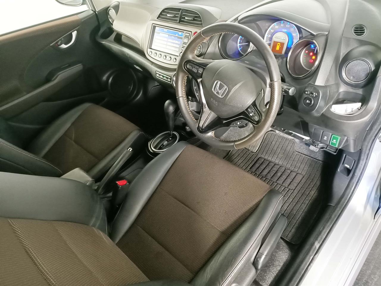 2012 Honda Fit Jazz Shuttle Hybrid