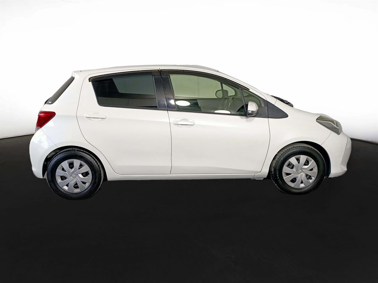 2015 Toyota Vitz 