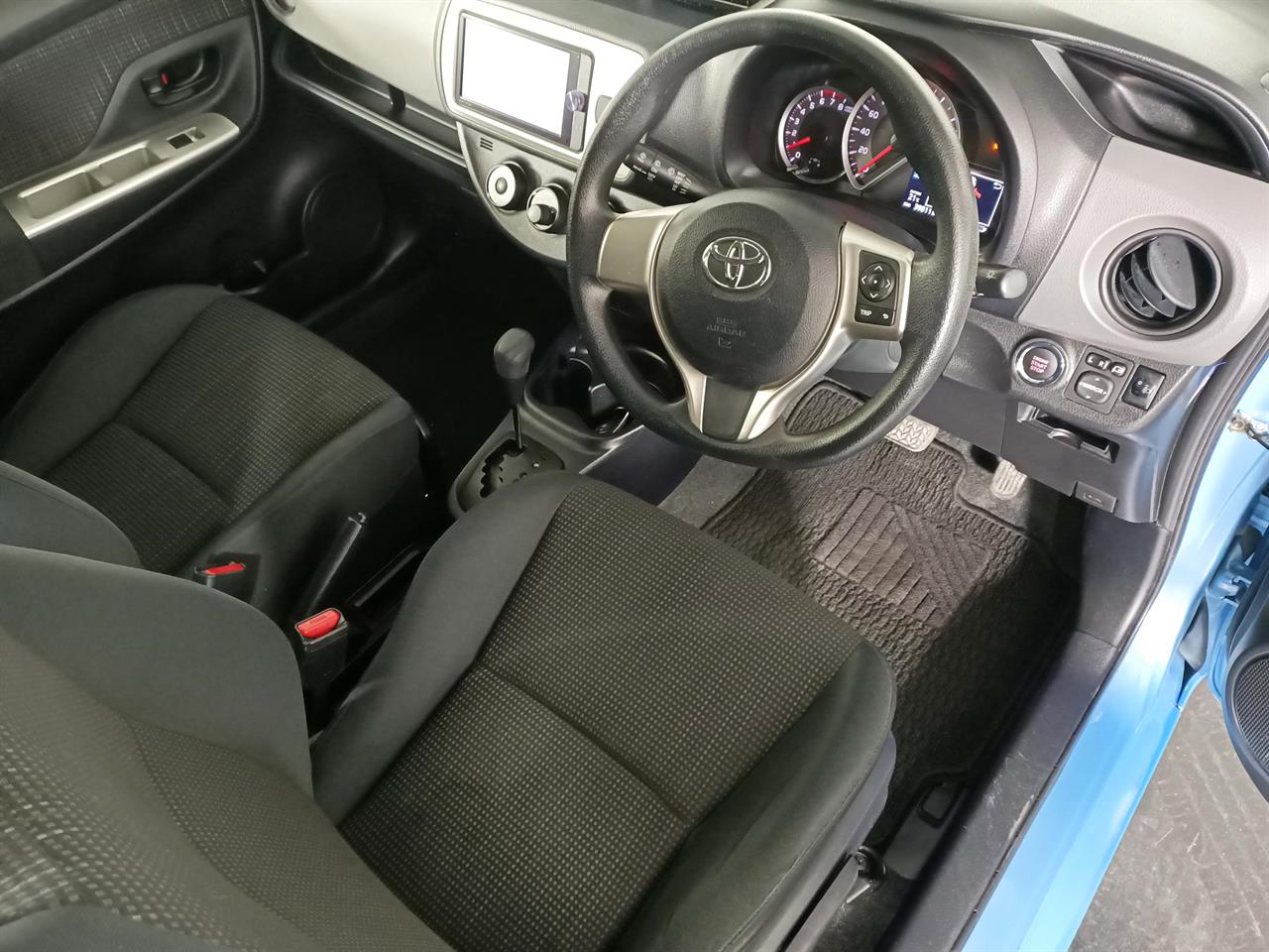 2014 Toyota Vitz 