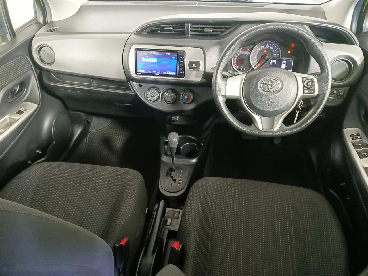 2014 Toyota Vitz 