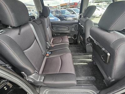 2013 Nissan Serena Hybrid