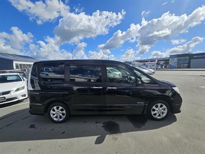 2013 Nissan Serena Hybrid