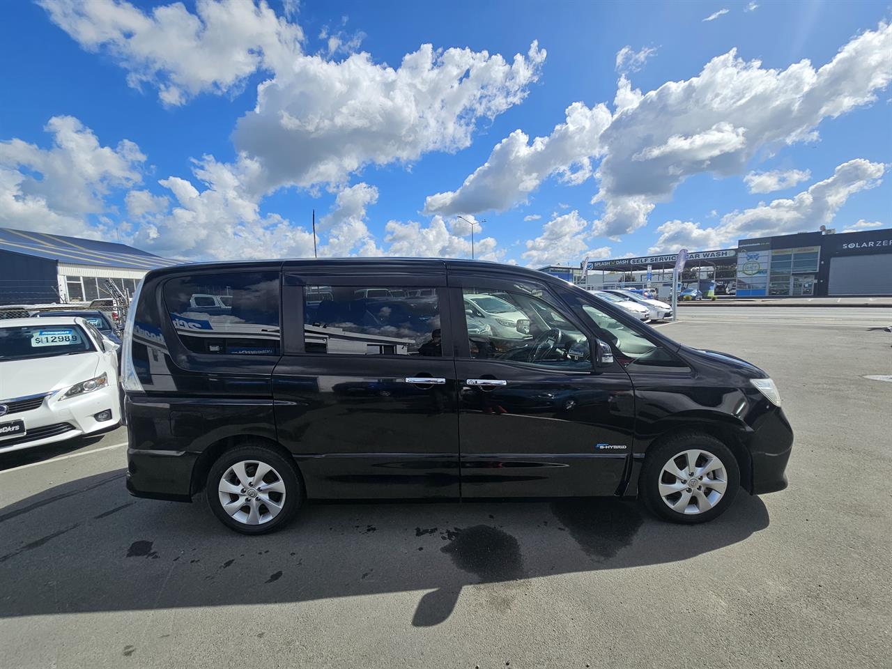 2013 Nissan Serena Hybrid