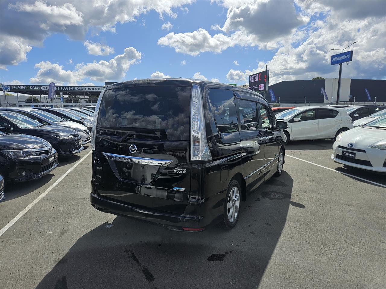 2013 Nissan Serena Hybrid