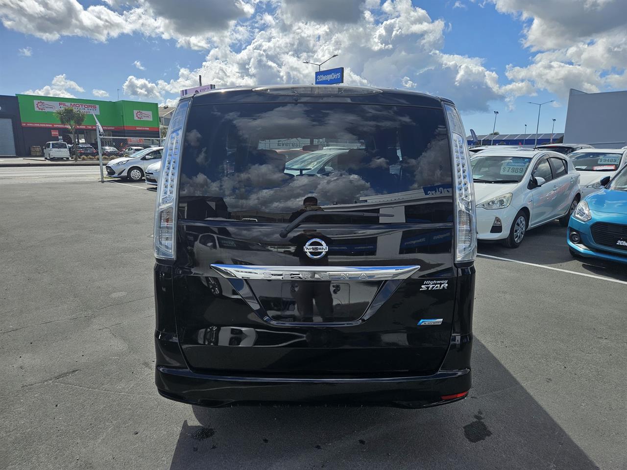 2013 Nissan Serena Hybrid