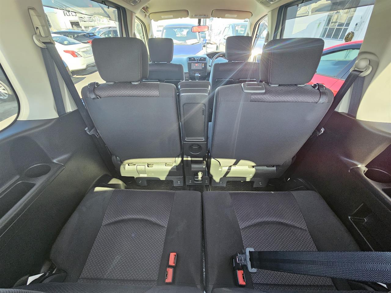 2013 Nissan Serena Hybrid