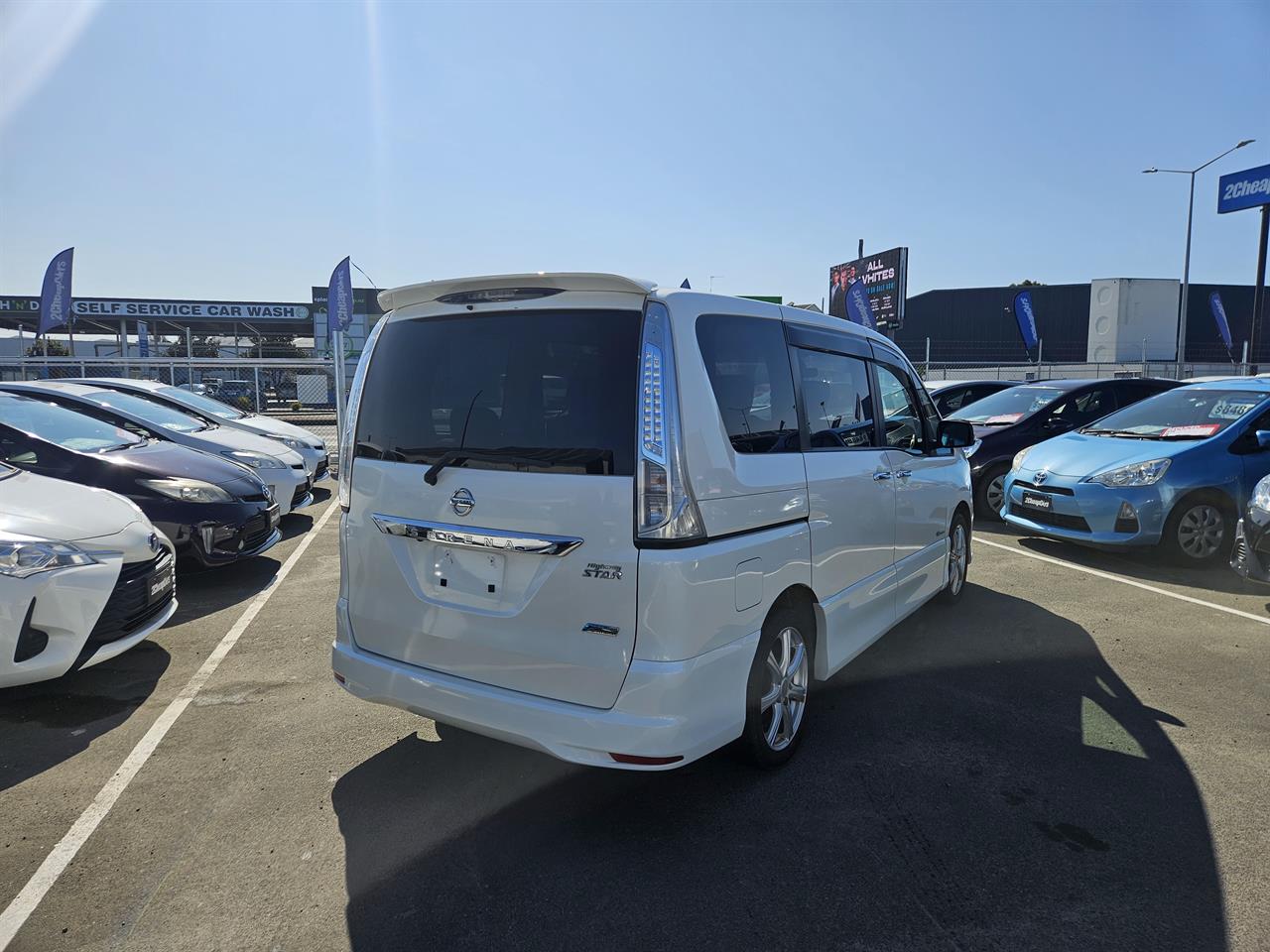 2013 Nissan Serena Hybrid