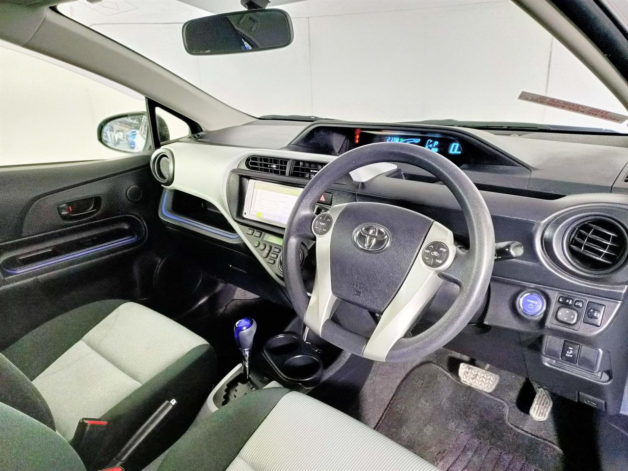 2014 Toyota Aqua Hybrid