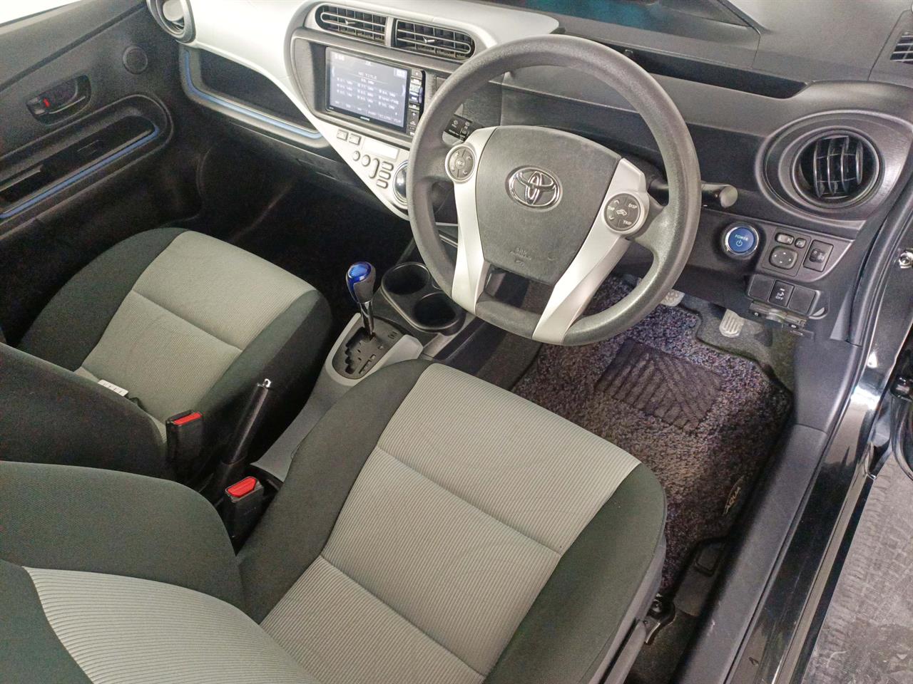 2014 Toyota Aqua Hybrid