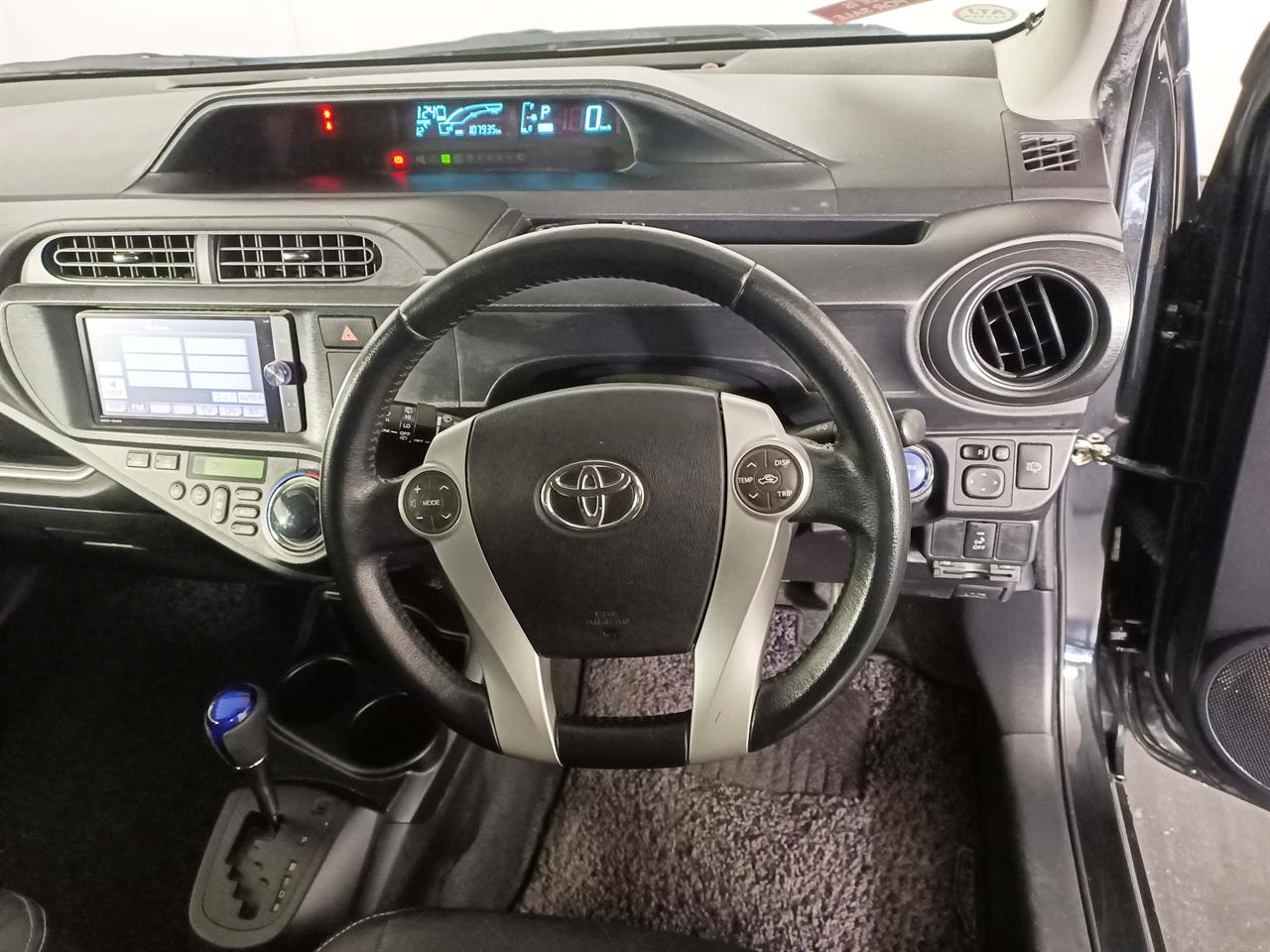 2014 Toyota Aqua Hybrid