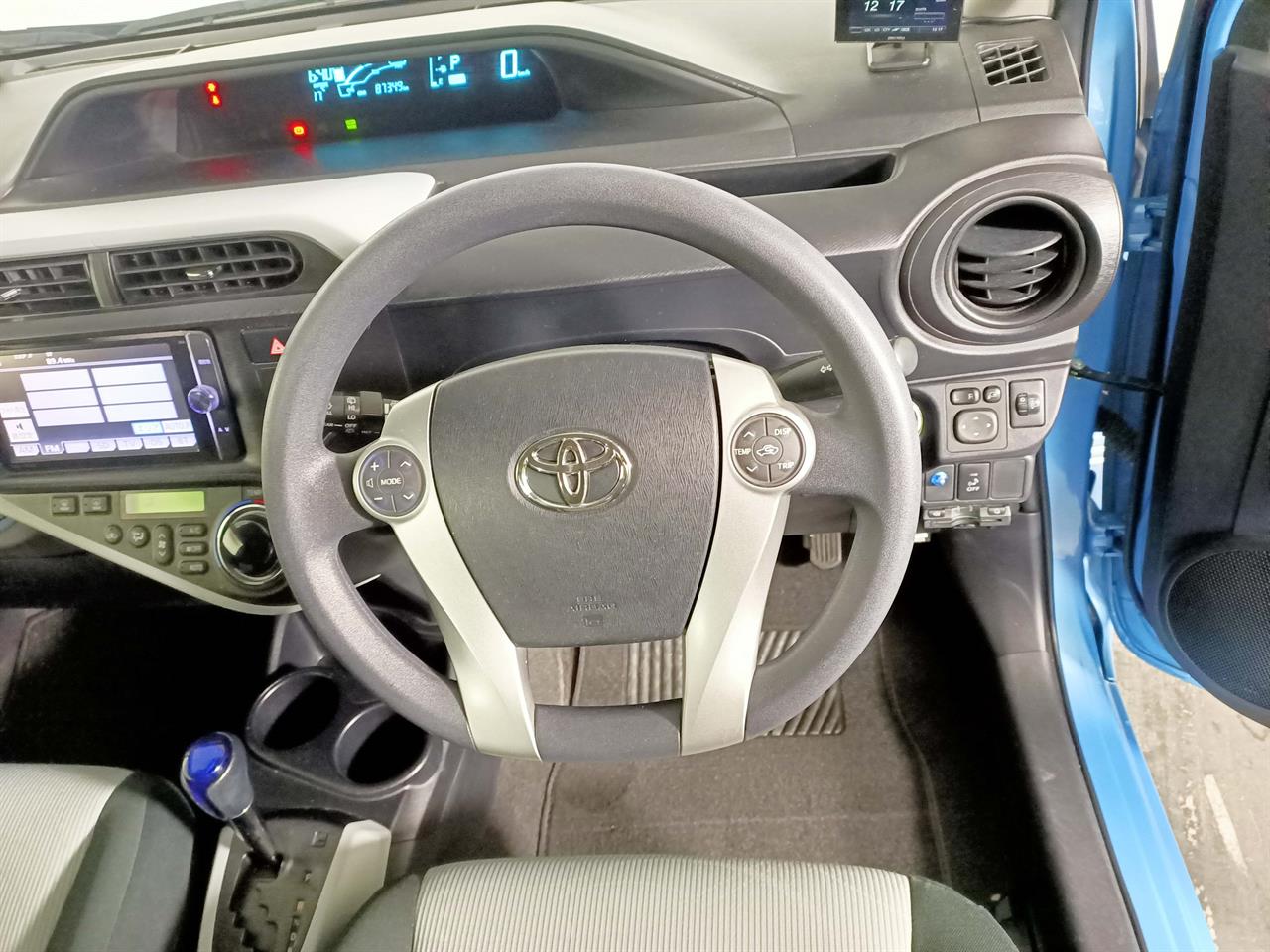 2014 Toyota Aqua Hybrid