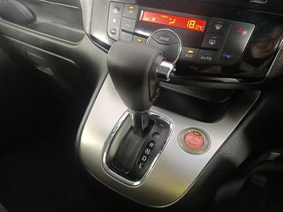 2016 Nissan Serena Hybrid