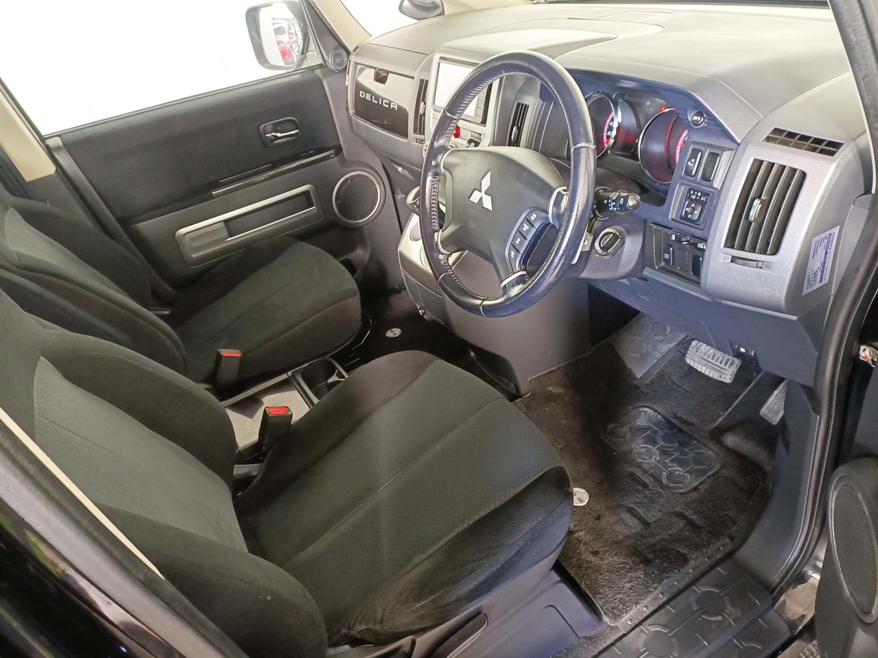 2009 Mitsubishi Delica 7 Seats