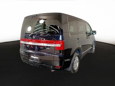 2009 Mitsubishi Delica 7 Seats