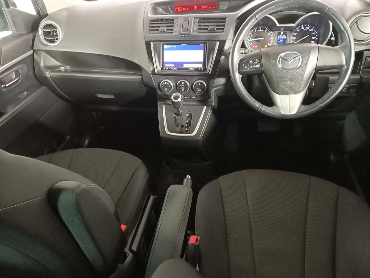 2013 Mazda Premacy 