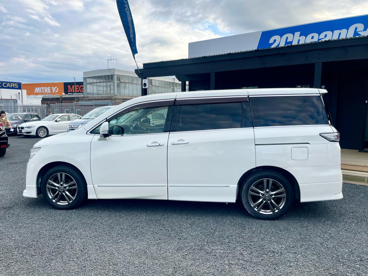 2012 Nissan Elgrand 