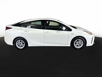 2019 Toyota Prius Hybrid New Shape