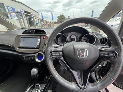 2014 Honda Fit Jazz Shuttle Hybrid