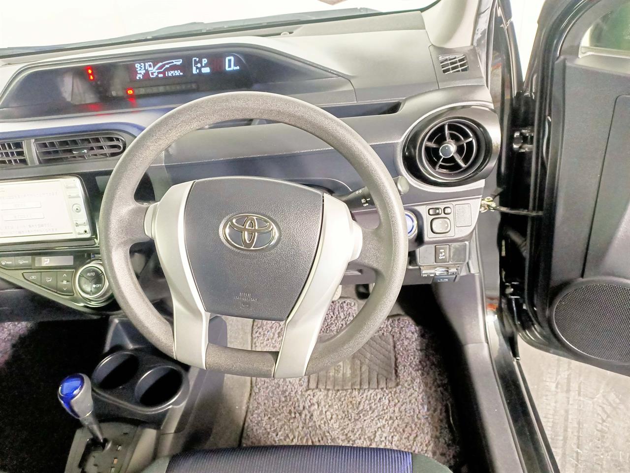 2015 Toyota Aqua Hybrid