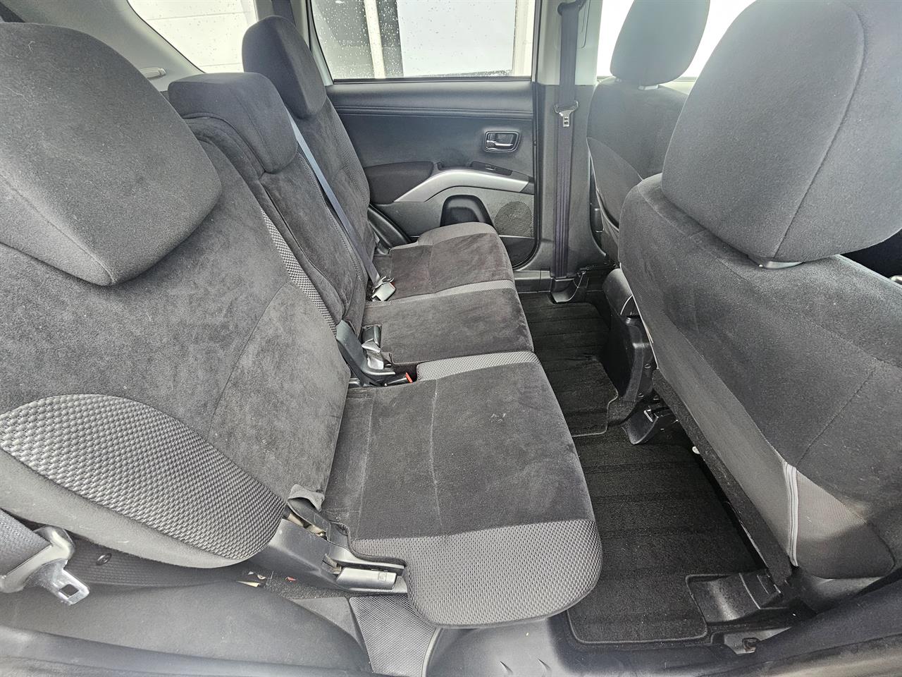 2012 Mitsubishi Outlander 7 Seats