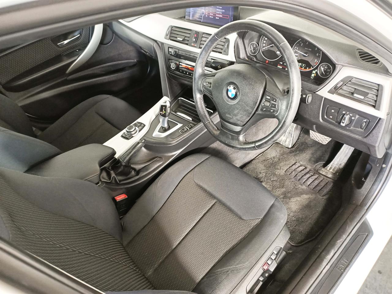 2012 BMW 320i 