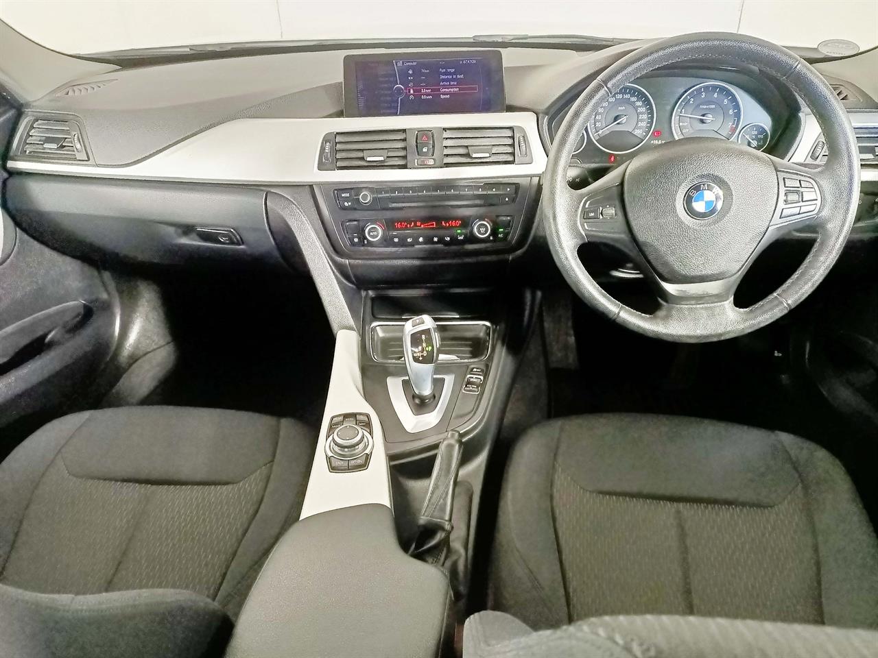 2012 BMW 320i 