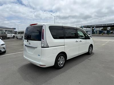 2012 Nissan Serena 