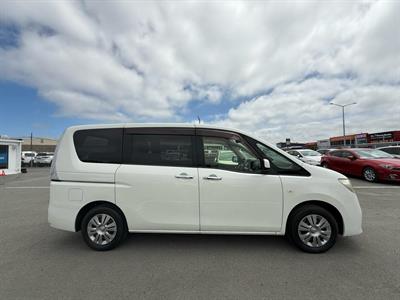 2012 Nissan Serena 