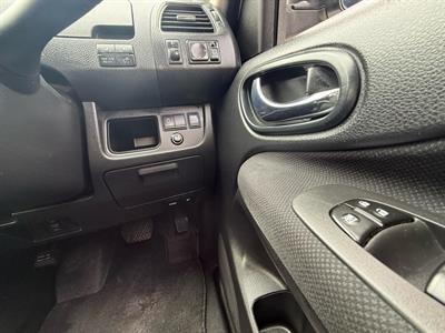 2012 Nissan Serena 