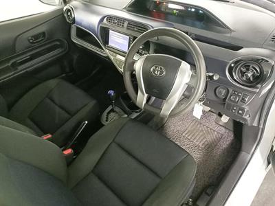 2017 Toyota Aqua Hybrid