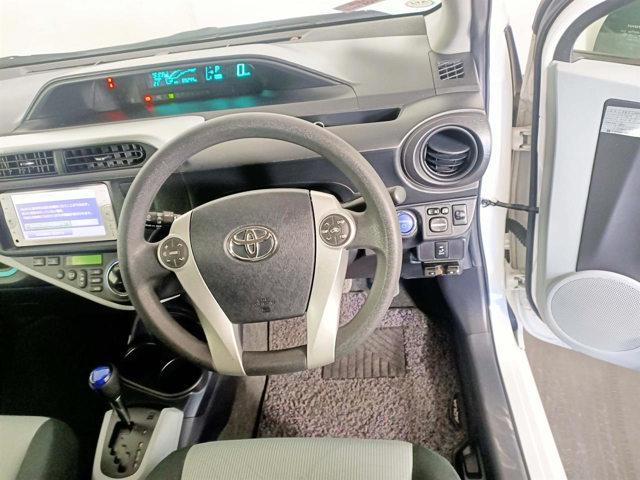 2013 Toyota Aqua Hybrid