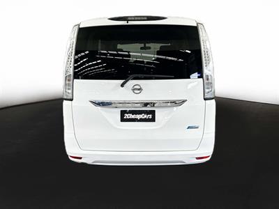 2013 Nissan Serena Hybrid