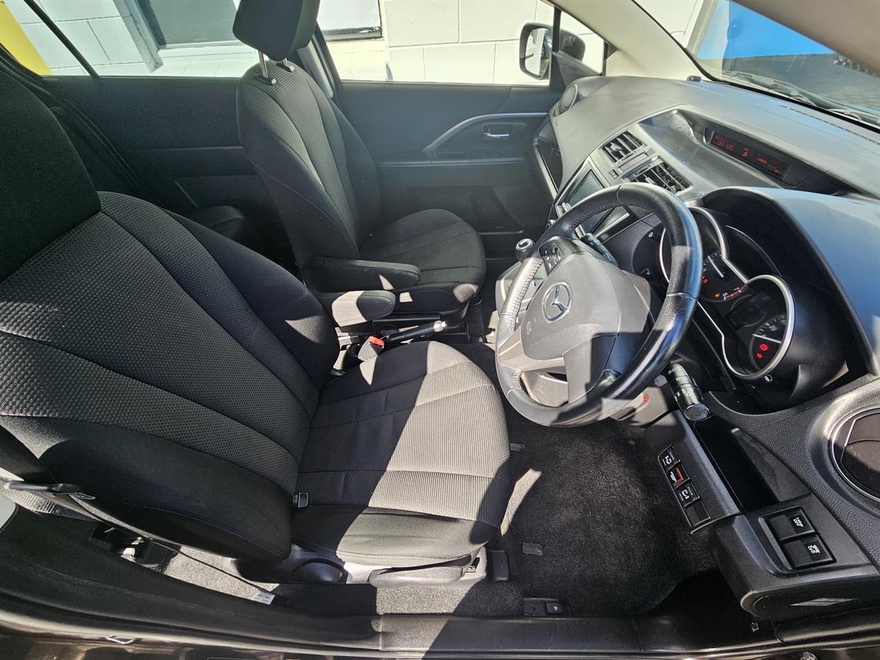 2013 Mazda Premacy 