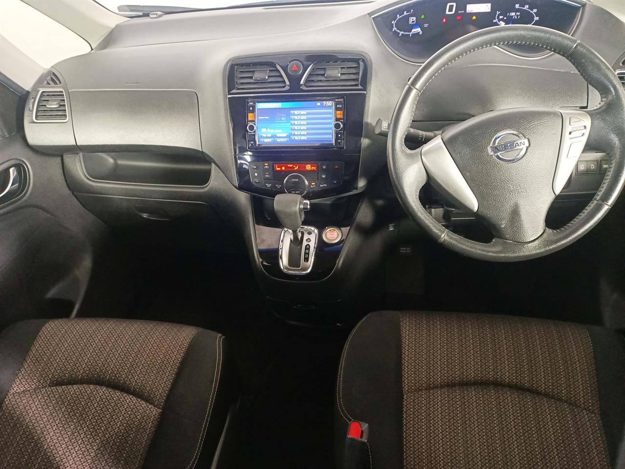 2014 Nissan Serena Hybrid