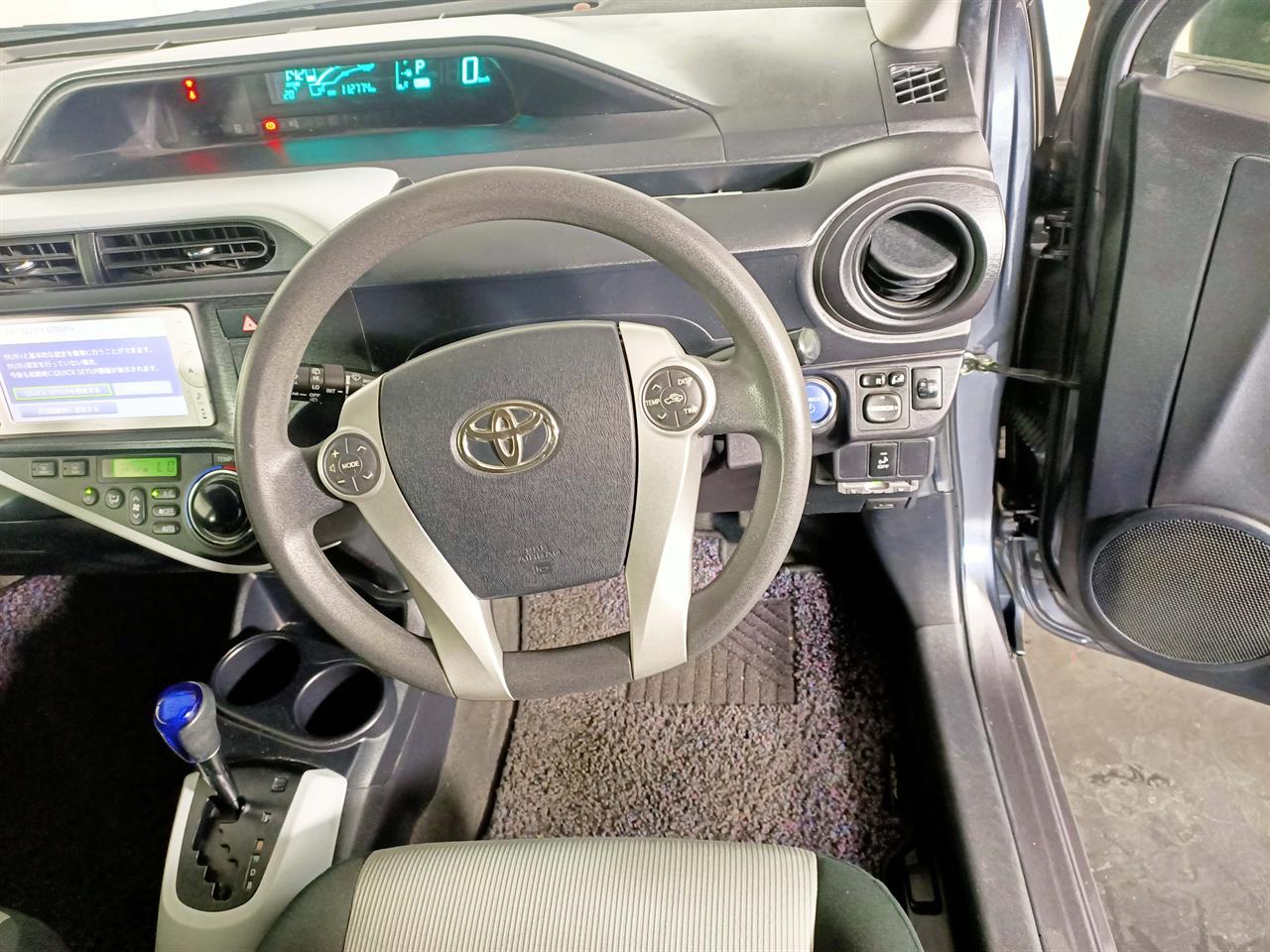 2013 Toyota Aqua Hybrid