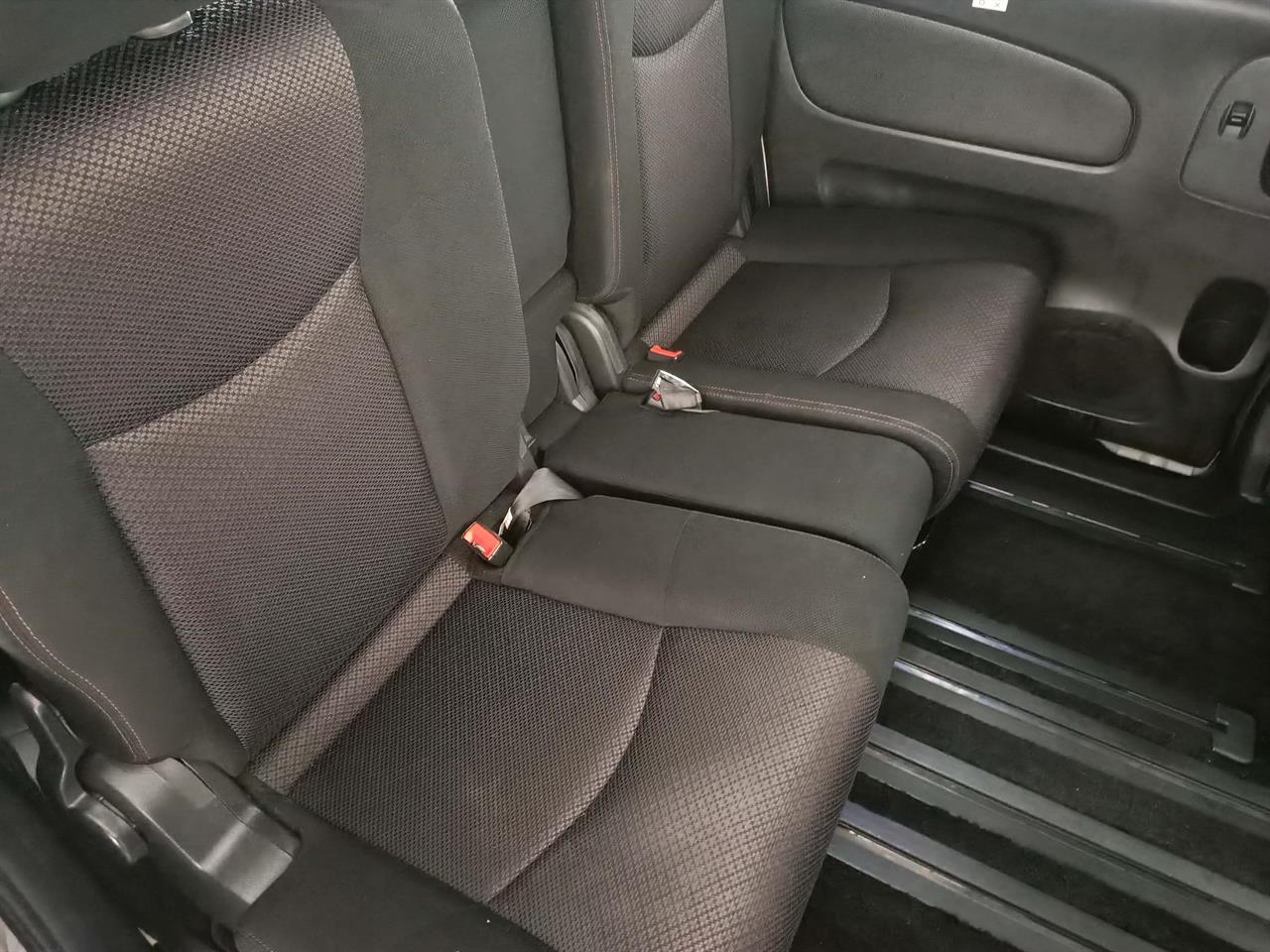 2012 Nissan Serena 