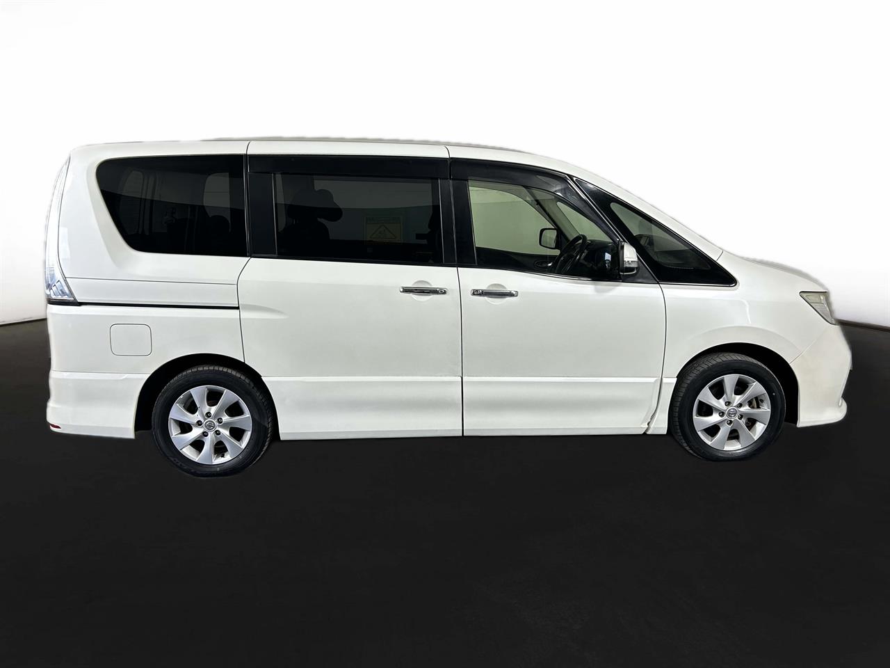 2012 Nissan Serena 